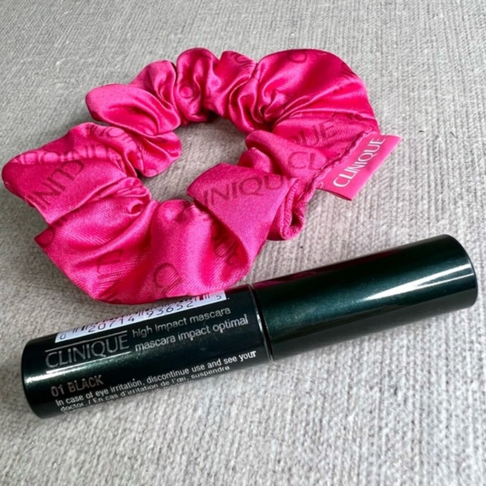 ❤️3 for $25❤️ CLINIQUE High Impact Mascara mini and pink scrunchy duo
